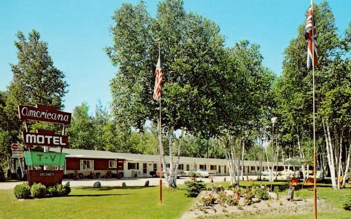 Americana Motel - Old Post Card